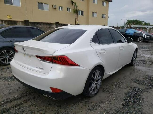 Lexus IS 2020, 2.0L, porysowany lakier