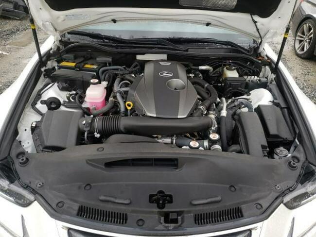 Lexus IS 2020, 2.0L, porysowany lakier