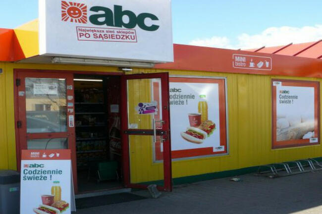 Sprzedawca w sklepie spożywczym ABC