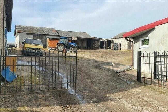 Dom z budynkami na 73 arowej działce