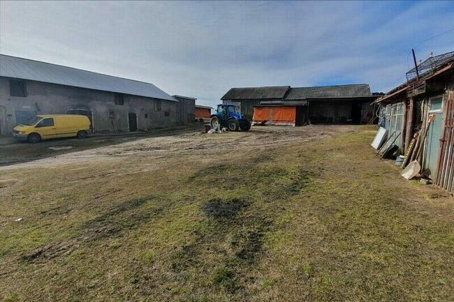 Dom z budynkami na 73 arowej działce