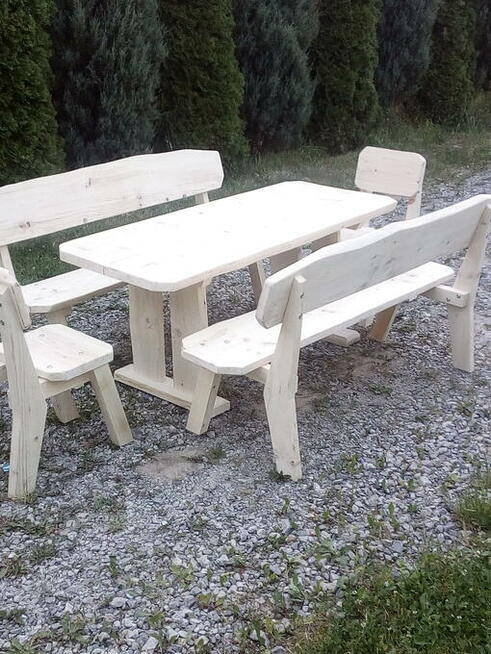 Meble ogrodowe drewniane