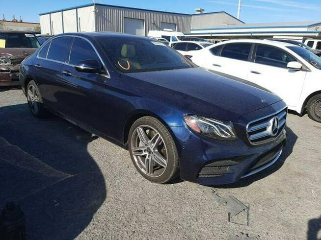 Mercedes E 300 2018, 2.0L, 4x4, porysowany lakier