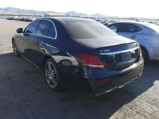 Mercedes E 300 2018, 2.0L, 4x4, porysowany lakier