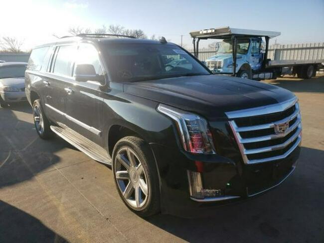 Cadillac Escalade 2016, 6.2L, Luxury, porysowany lakier