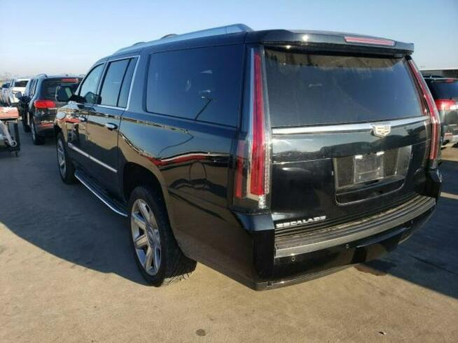 Cadillac Escalade 2016, 6.2L, Luxury, porysowany lakier