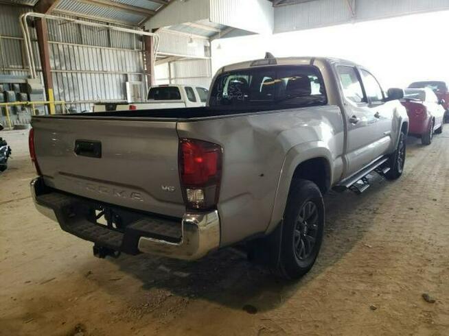 Toyota Tacoma 2021, 3.5L, od ubezpieczalni