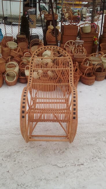 Fotel wiklinowy bujany