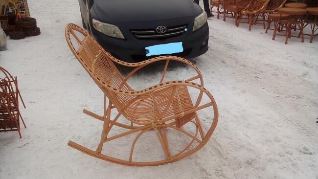 Fotel wiklinowy bujany
