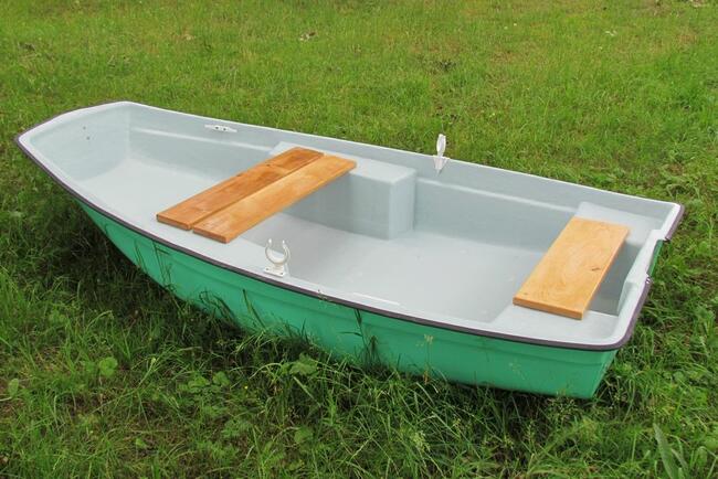 Łódź łódka wędkarska turystyczna 2,4 m łódka do wędkowania.