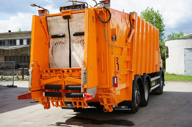 śmieciarka trzyosiowa Mercedes Axor 2533 FAUN 524m3 EURO 5