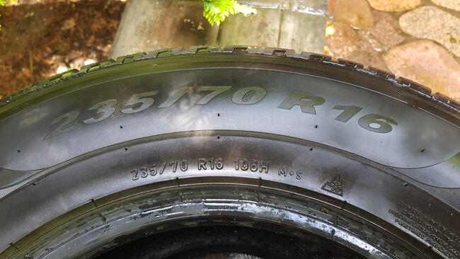 Opony zimowe Pirelli Scorpion Winter 235/70 R 16