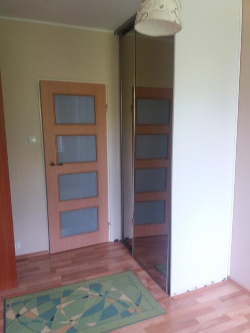 bezpośrednio ładne mieszkanie trzypokojowe na pokoje.