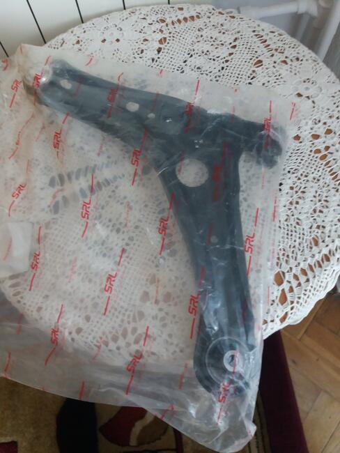 toyota yaris wahacz prawy