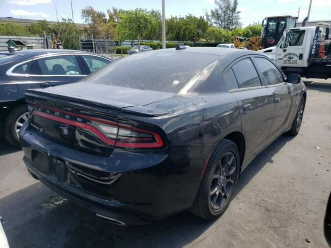 Dodge Charger 2018, 3.6L, 4x4, uszkodzona szyba