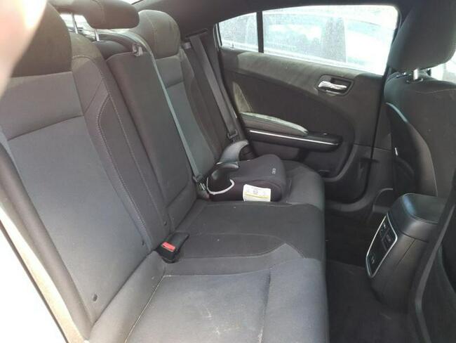 Dodge Charger 2018, 3.6L, 4x4, uszkodzona szyba