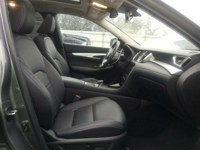 Infiniti QX50 2019, 2.0L, Essential, porysowany lakier