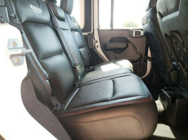 Jeep Wrangler 2021, 3.0L, 4x4, porysowany lakier