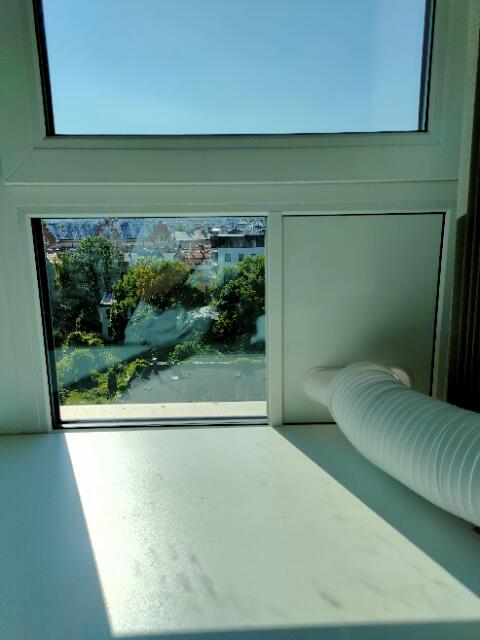 Przystosowanie okna do klimatyzatora wewnętrznego szklarz