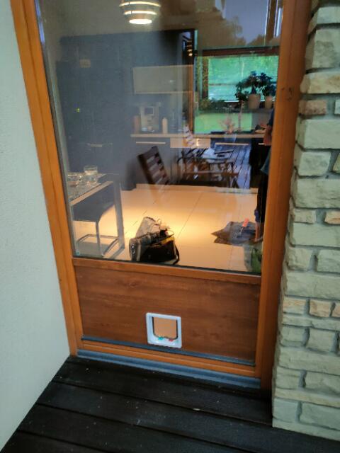 Przystosowanie okna do klimatyzatora wewnętrznego szklarz