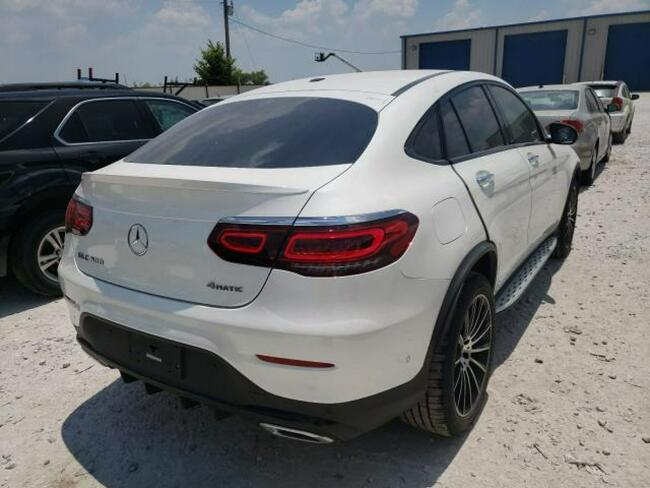 Mercedes GLC 300 2021, 2.0L, 4x4, po gradobiciu