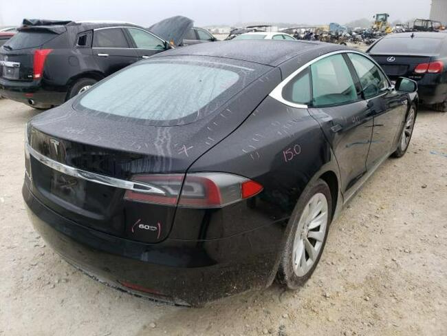 Tesla Model S 2016, 60D, po gradobiciu