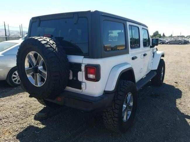 Jeep Wrangler 2019, 2.0L, 4x4, porysowany lakier