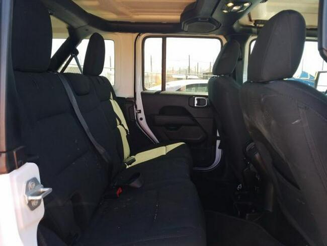 Jeep Wrangler 2019, 2.0L, 4x4, porysowany lakier