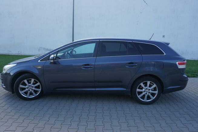 Sprzedam Toyotę Avensis III Kombi