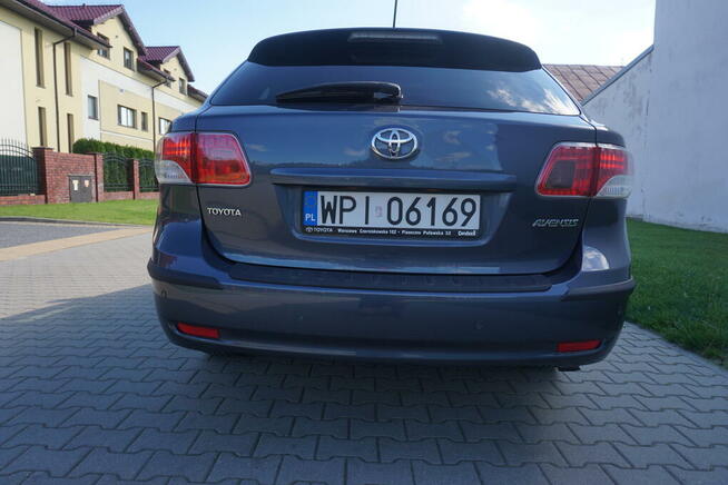 Sprzedam Toyotę Avensis III Kombi