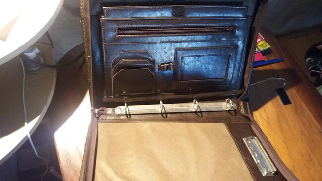 sprzedam 3 teczki skura