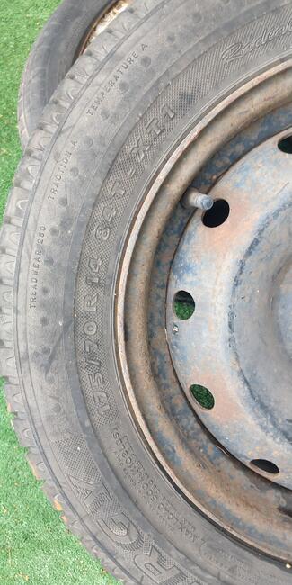 Opony 16 Effitrac Nokian cline