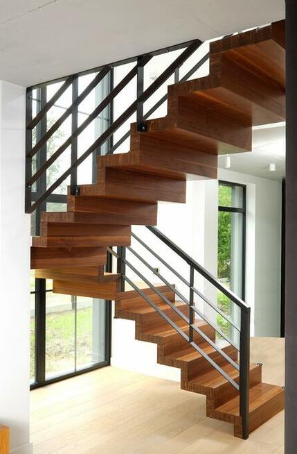 Obróbka CNC drewna, 5-osi, schody drewniane na CNC