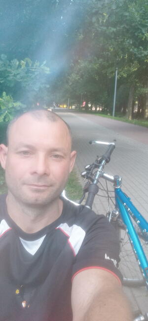 Czesc.. Szukam kobiety do stalego zwiazku :)...