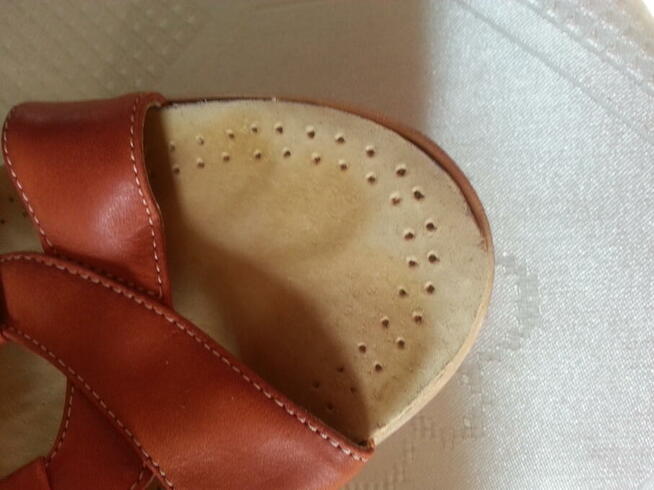 sandały na platformie