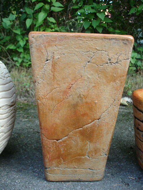 Sprzedam ceramiczną donicę mrozoodporną. 50 x 40 cm.
