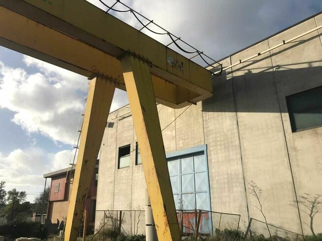 szt. 2 suwnice bramowe 30-tonowe