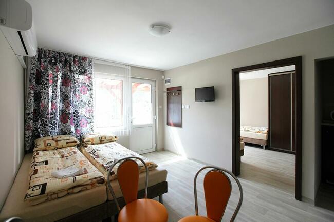 Ośrodek Wypoczynkowy z restauracją nad Jeziorem Kuźnickim