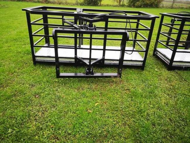 Kosz narzędziowy, kosz roboczy do ładowarki lub koparki