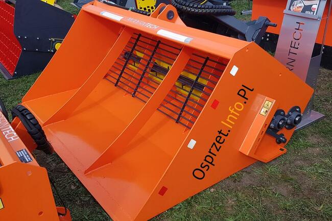 Posypywarka samozaładowcza do piasku i soli PSS 160-240