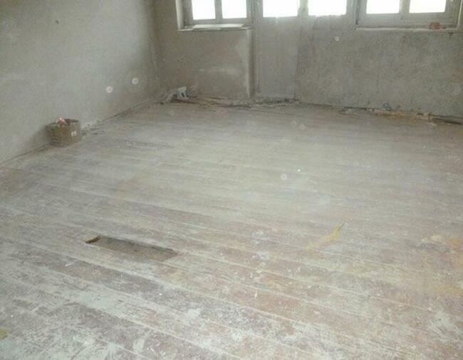 Cyklinowanie podłogi z desek sosnowych