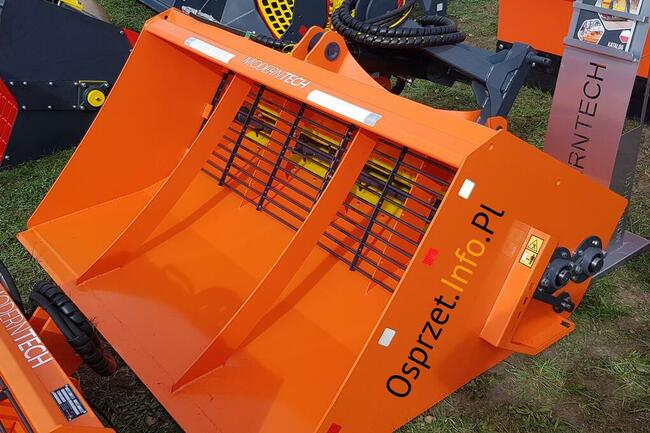 Posypywarka samozaładowcza do piasku i soli PSS 160-240