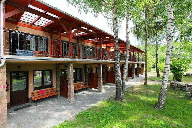 Ośrodek Wypoczynkowy z restauracją nad Jeziorem Kuźnickim