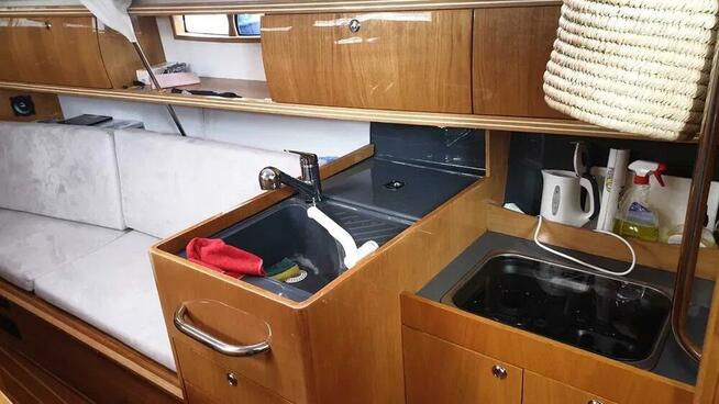 Czarter jachtu wynajem Mazury jacht Shine30 3 kabiny lodówka