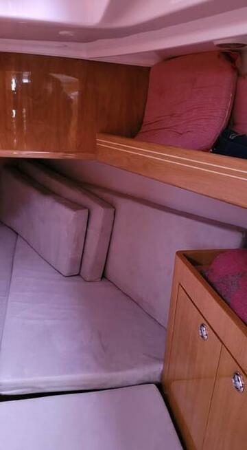 Czarter jachtu wynajem Mazury jacht Shine30 3 kabiny lodówka