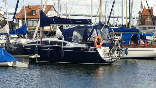 Czarter jachtu wynajem Mazury jacht Shine30 3 kabiny lodówka