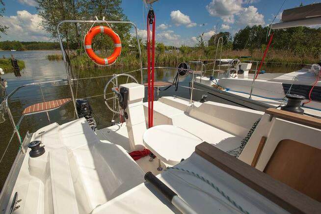 Czarter wynajem jachtu Mazury jacht Phila900 trzy kabiny