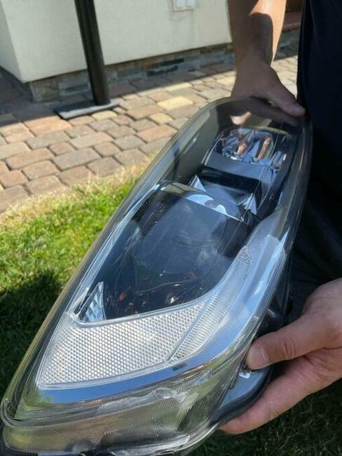 VOLVO S60 prawa lampa prawy reflektor ksenon xenon