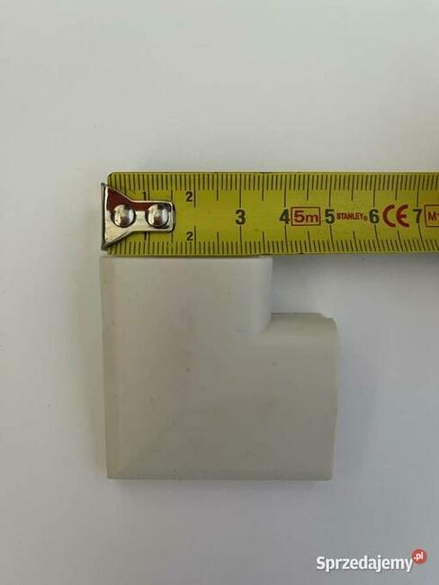 Narożnik listwy okiennej do domku holenderskiego