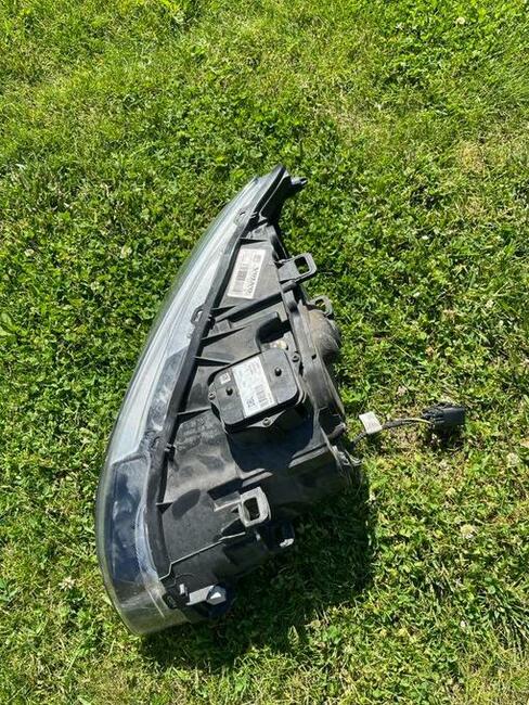 VOLVO S60 prawa lampa prawy reflektor ksenon xenon